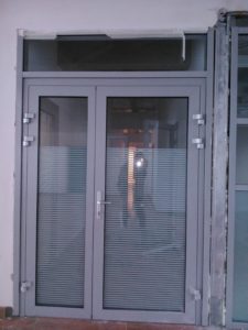 Алюминиевая дверь Alutech GFTD641